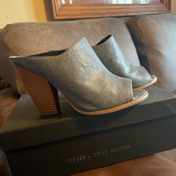 Steve Madden Carisma leather open toe mule!  Size 8 - Picture 1 of 5